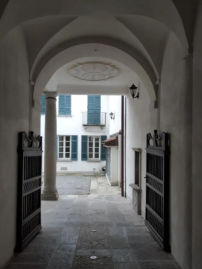 Villa Maghetti - Modernized Flat In Historic Palazzo In The Center Of Luino Italien