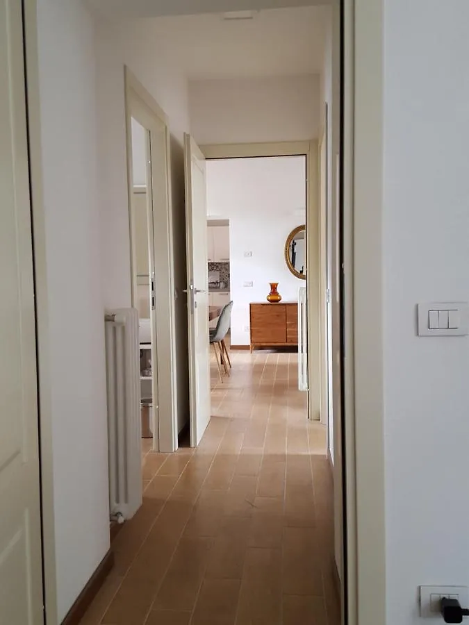Apartment Villa Maghetti - Modernized Flat In Historic Palazzo In The Center Of Luino