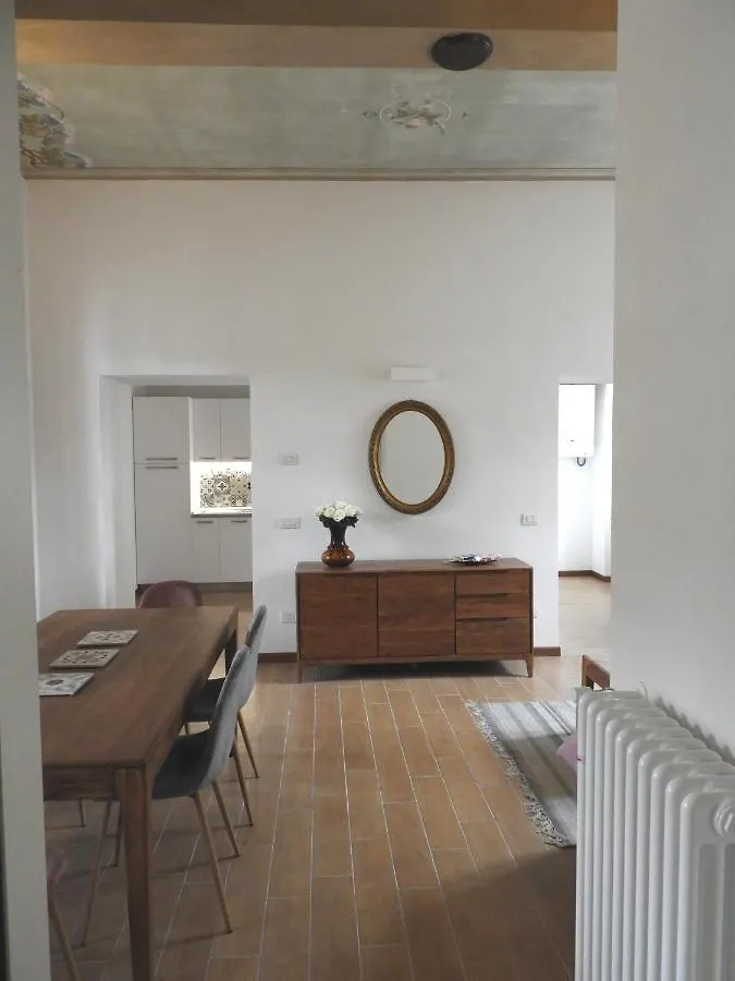 Apartment Villa Maghetti - Modernized Flat In Historic Palazzo In The Center Of Luino Italy