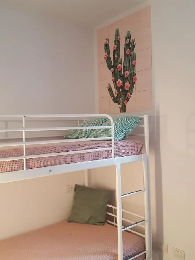 Apartment Villa Maghetti - Modernized Flat In Historic Palazzo In The Center Of Luino